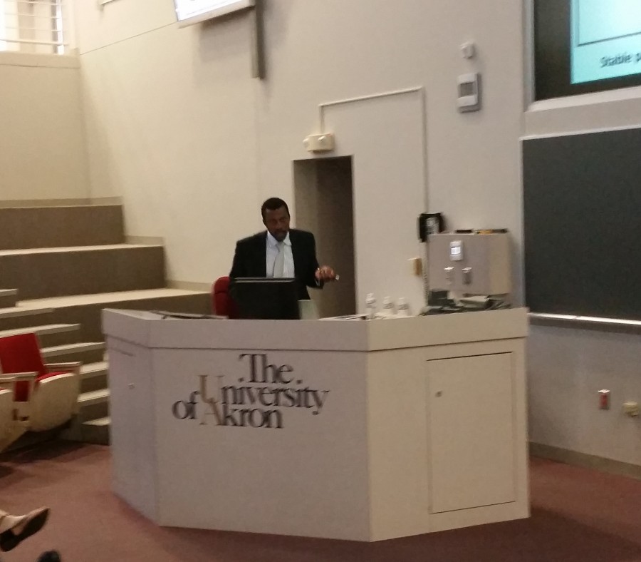 Visiting professor Rodney Priestly lectures students.