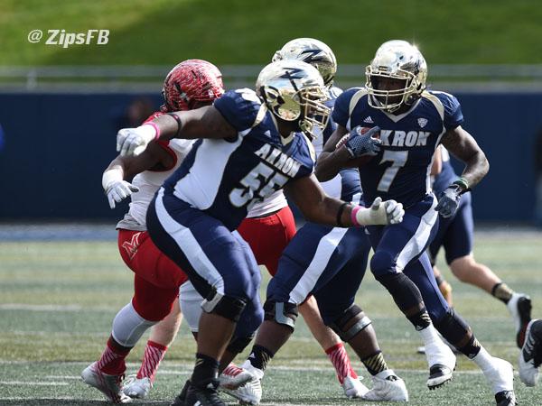 Zips avoid upset to stay perfect in MAC