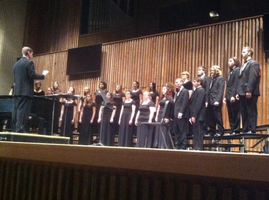 University Singers perform Non nobis domine as part of their Holiday Hyms concert