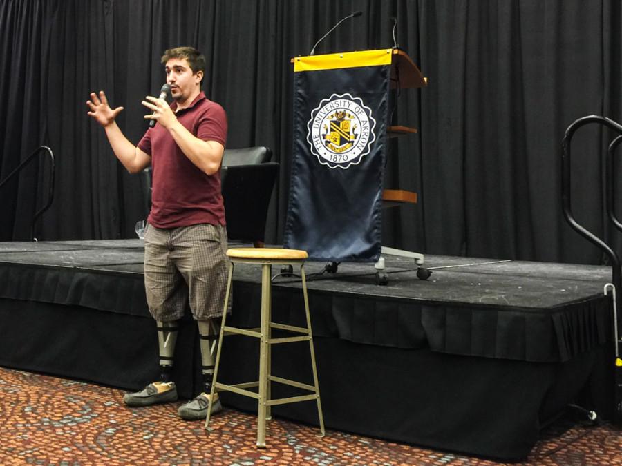 Jeff Bauman shares his story of recovery with students. 